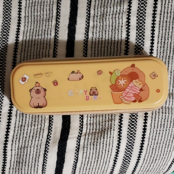 capybara Other - Capybara Yellow Pencil Case With exsesories